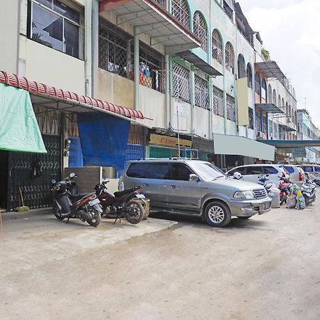 Spot On 91343 Kartika Guest House Syariahnearpantai Stres Jodoh  Экстерьер фото