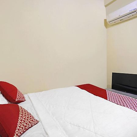 Spot On 91343 Kartika Guest House Syariahnearpantai Stres Jodoh  Экстерьер фото
