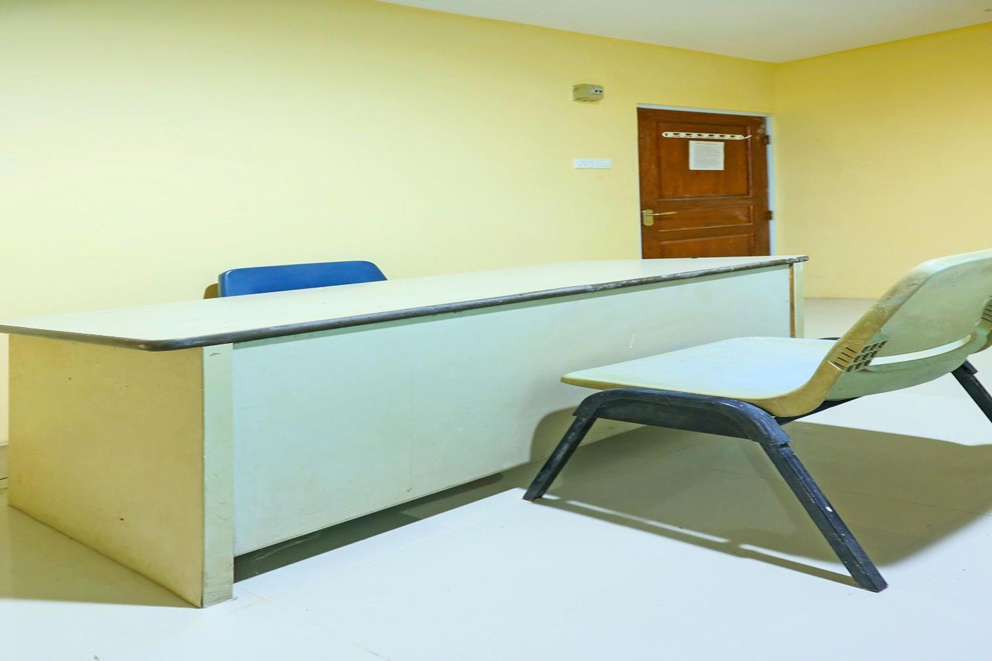 Spot On 91343 Kartika Guest House Syariahnearpantai Stres Jodoh  Экстерьер фото